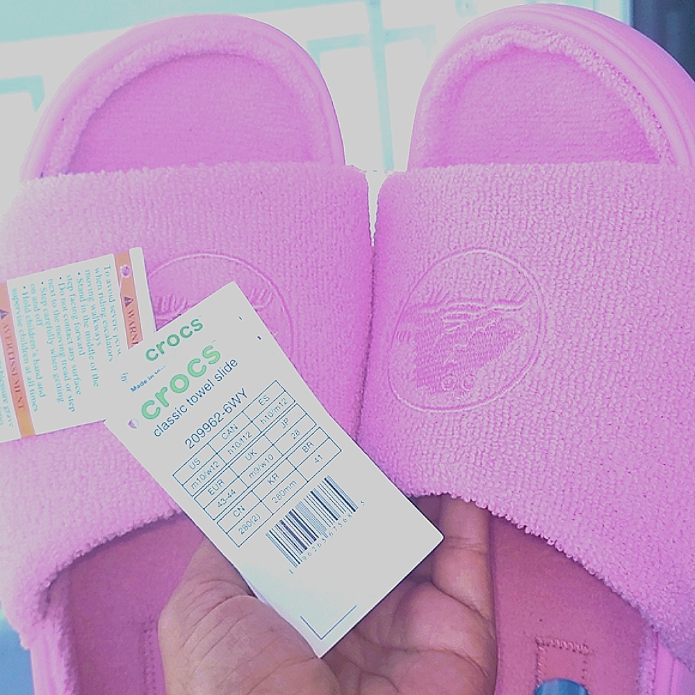 Crocs Classic Towel Slides - Picture 7 of 7